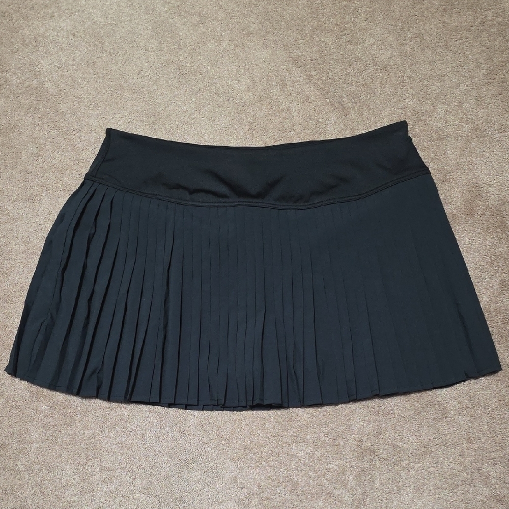 Chic Black Pleated Mini Skirt